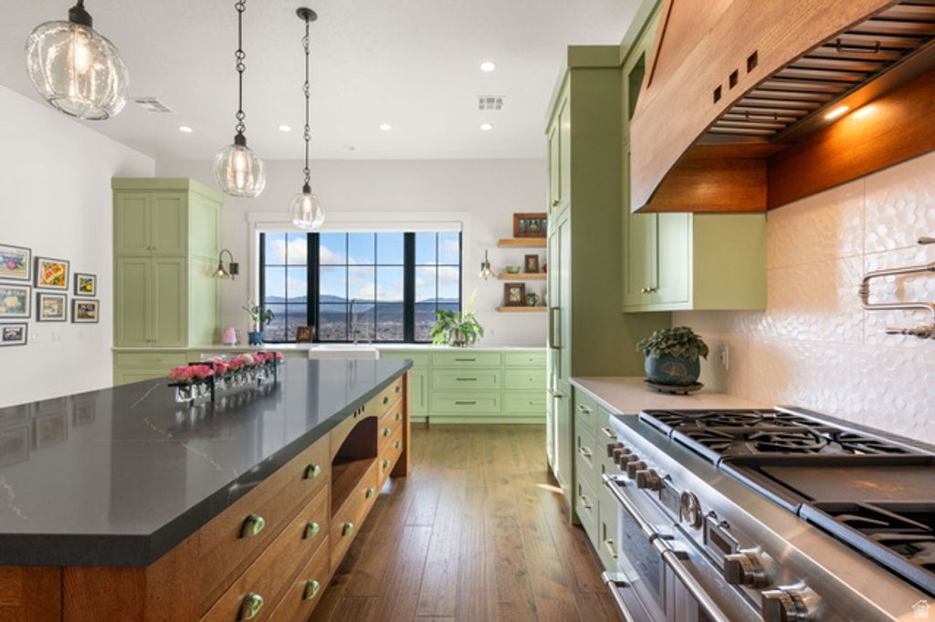 Image 25 of property listing at 998 S WILLOW BREEZE LN, St. George, UT 84790