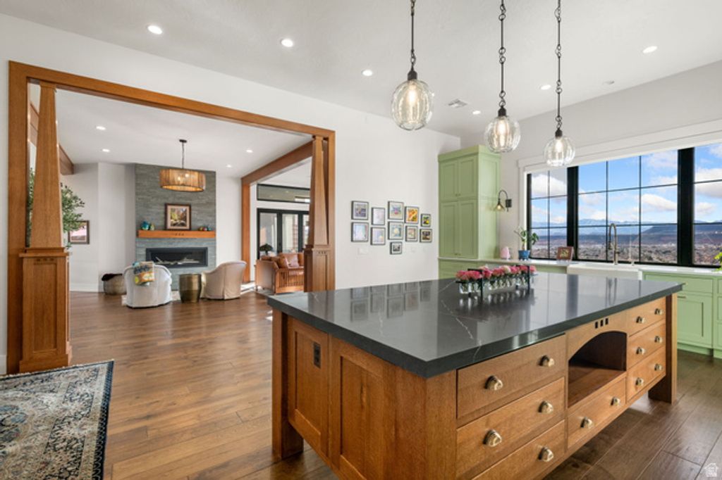 Image 26 of property listing at 998 S WILLOW BREEZE LN, St. George, UT 84790