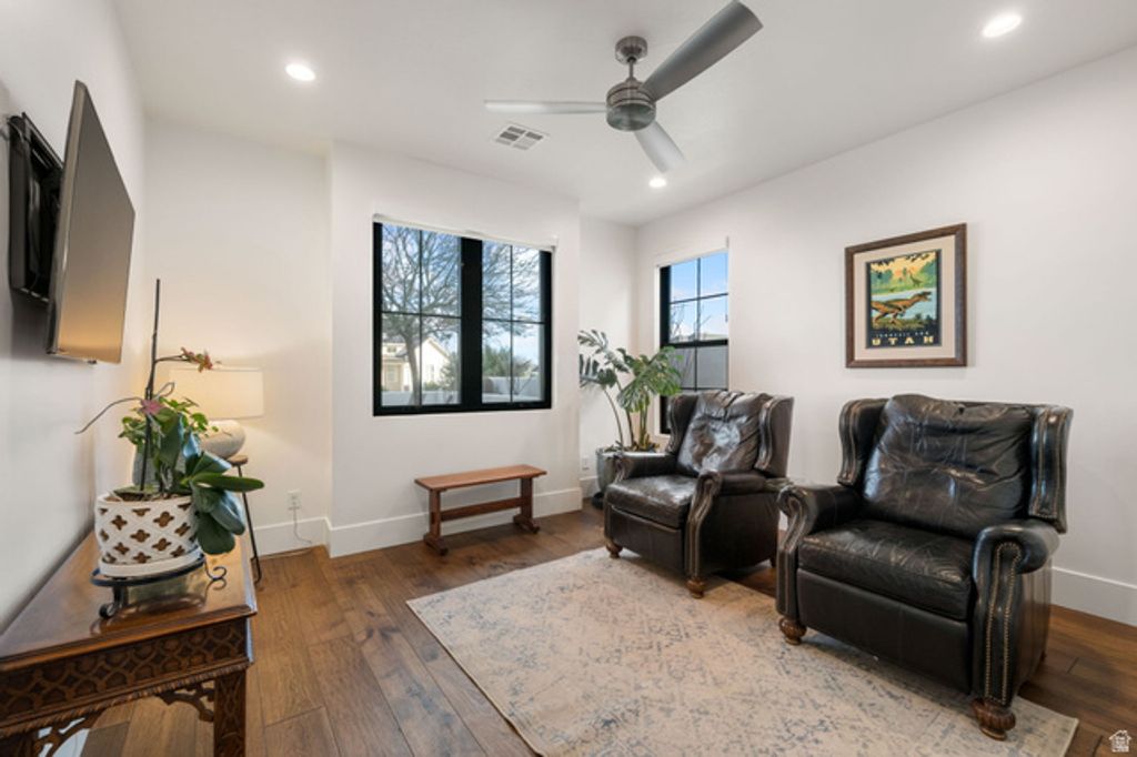 Image 34 of property listing at 998 S WILLOW BREEZE LN, St. George, UT 84790