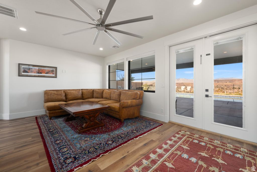Image 47 of property listing at 998 S WILLOW BREEZE LN, St. George, UT 84790