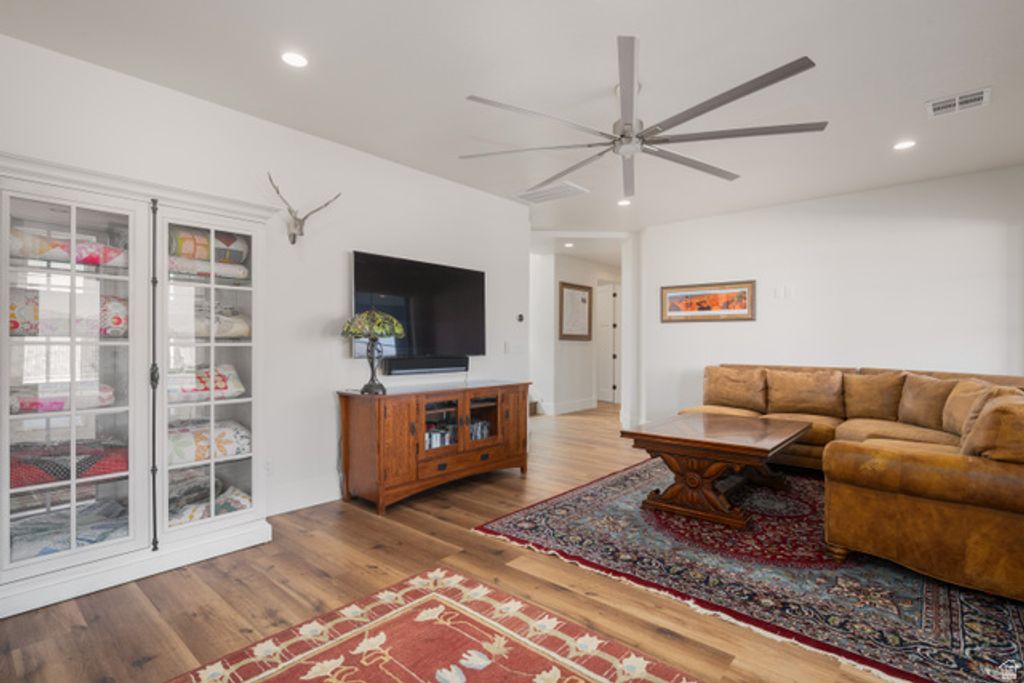 Image 49 of property listing at 998 S WILLOW BREEZE LN, St. George, UT 84790