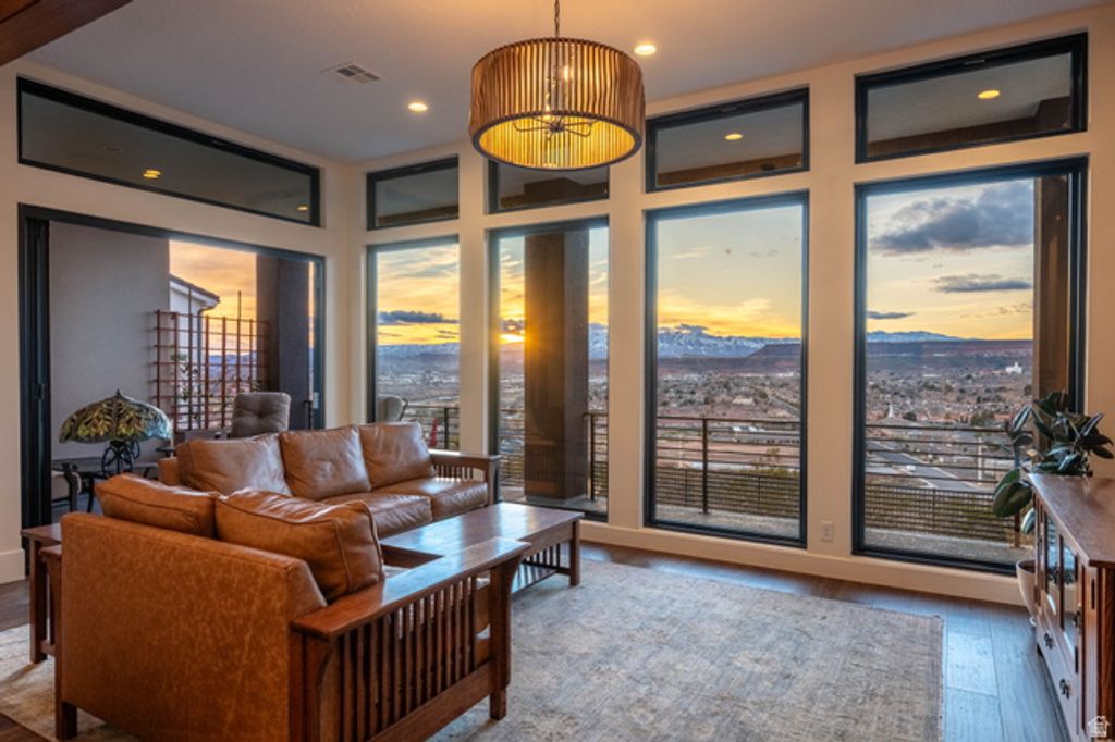 Image 70 of property listing at 998 S WILLOW BREEZE LN, St. George, UT 84790