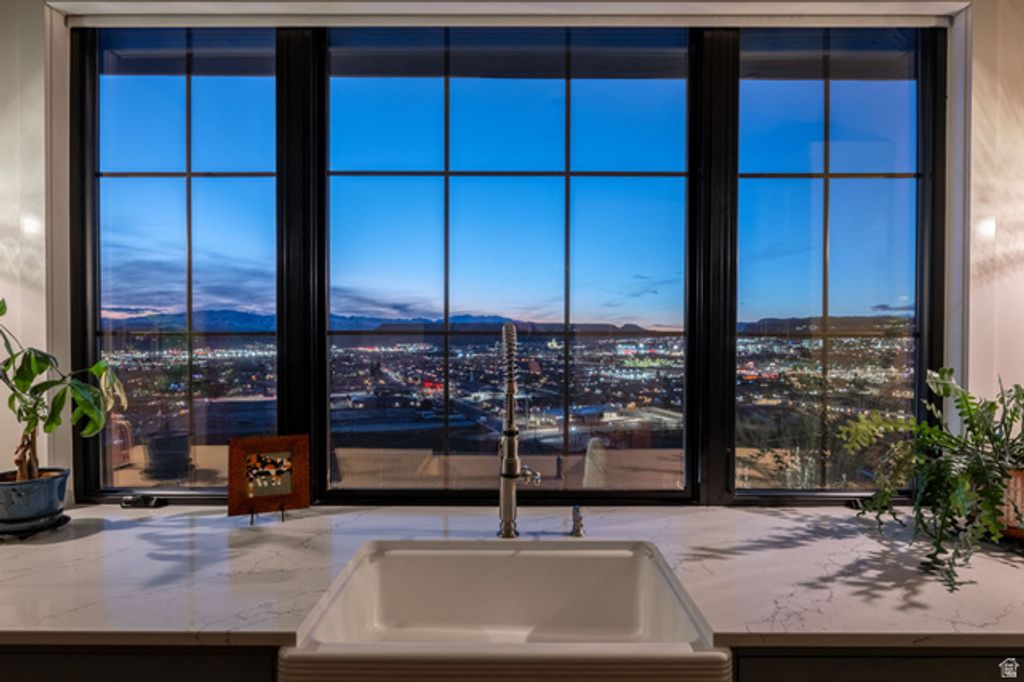 Image 78 of property listing at 998 S WILLOW BREEZE LN, St. George, UT 84790