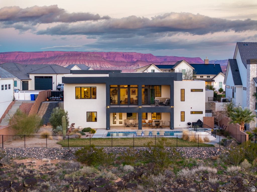 Image 79 of property listing at 998 S WILLOW BREEZE LN, St. George, UT 84790
