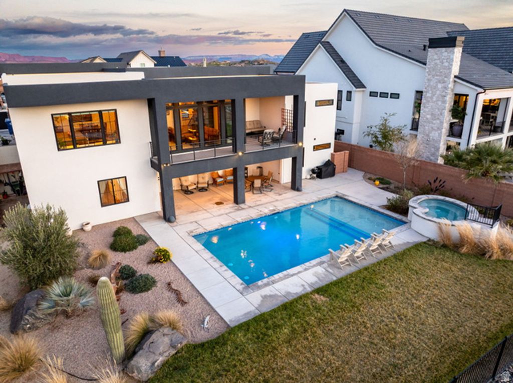 Image 81 of property listing at 998 S WILLOW BREEZE LN, St. George, UT 84790