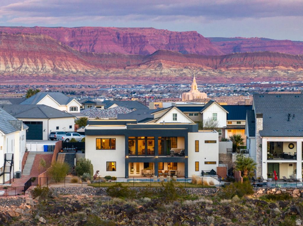 Image 83 of property listing at 998 S WILLOW BREEZE LN, St. George, UT 84790