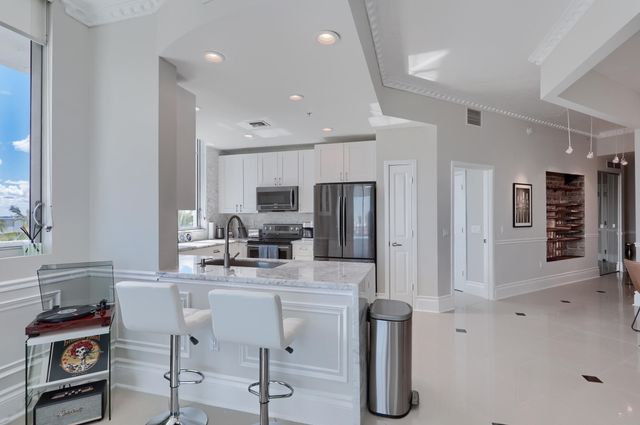 300 S Australian Avenue 818, West Palm Beach, FL 33401