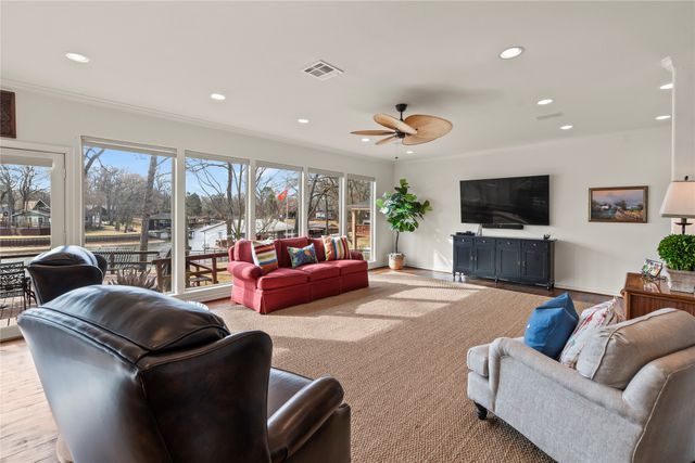 316 Bluebonnet Street, Trinidad, TX 75163