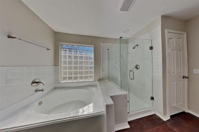 18914 Woodglen Shadows Drive, Humble, TX 77346