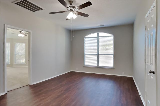 18914 Woodglen Shadows Drive, Humble, TX 77346