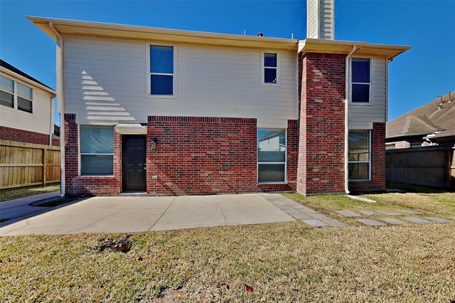 18914 Woodglen Shadows Drive, Humble, TX 77346