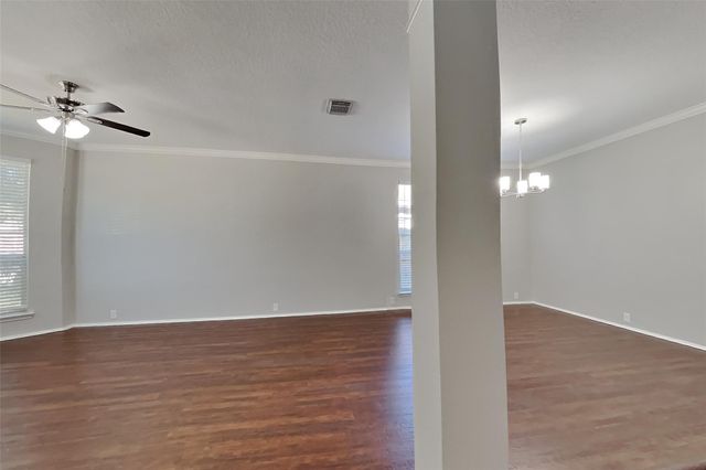 18914 Woodglen Shadows Drive, Humble, TX 77346