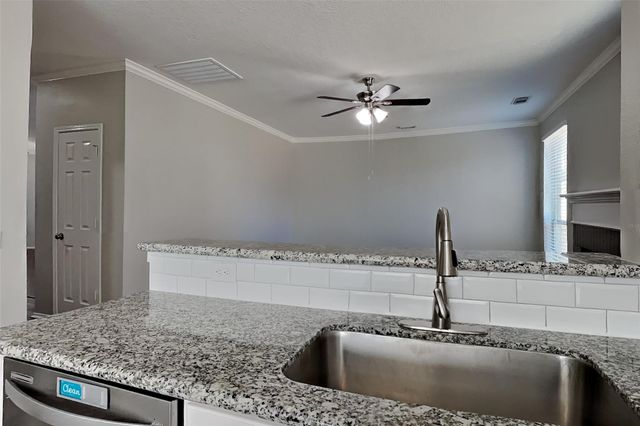 18914 Woodglen Shadows Drive, Humble, TX 77346