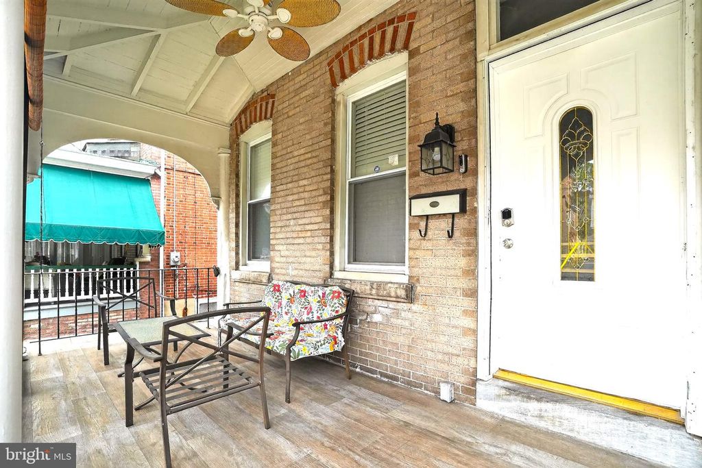 654 STANBRIDGE ST, Norristown, PA 19401
