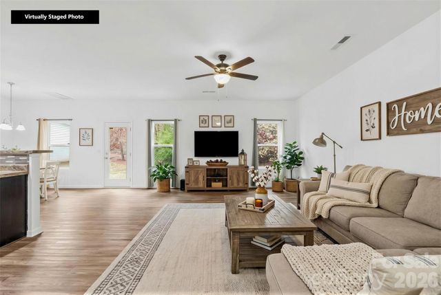 6307 Sydney Mae Lane, Charlotte, NC 28262