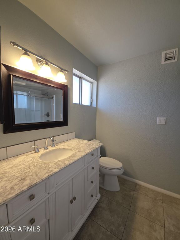 2963 E EL MORO Avenue, Mesa, AZ 85204