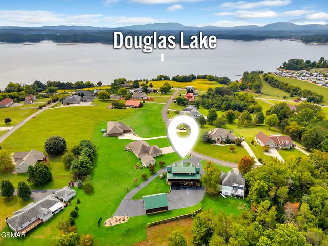 838 Pinnacle Drive, Dandridge, TN 37725