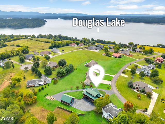 838 Pinnacle Drive, Dandridge, TN 37725