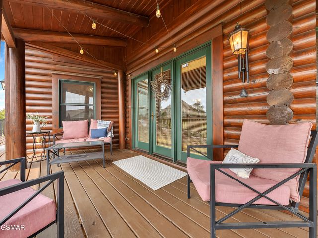 838 Pinnacle Drive, Dandridge, TN 37725