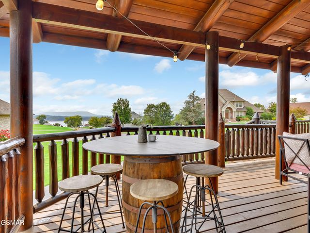 838 Pinnacle Drive, Dandridge, TN 37725