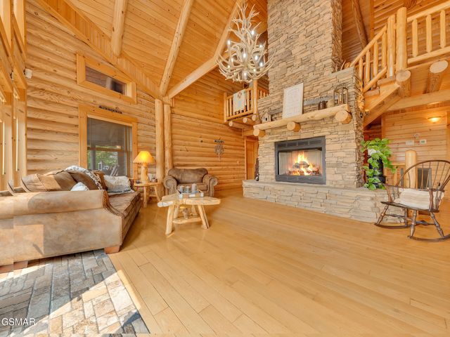 838 Pinnacle Drive, Dandridge, TN 37725