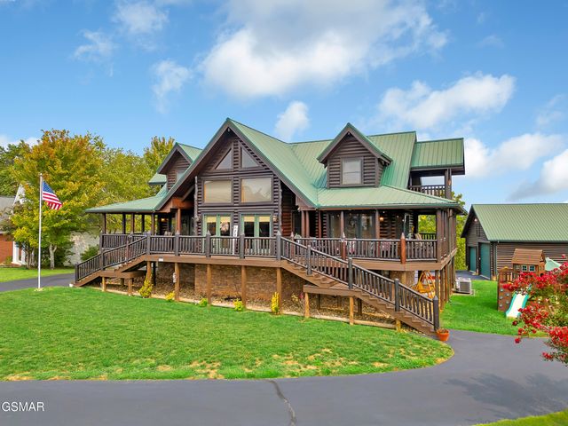 838 Pinnacle Drive, Dandridge, TN 37725