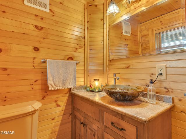 838 Pinnacle Drive, Dandridge, TN 37725