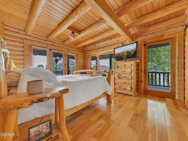 838 Pinnacle Drive, Dandridge, TN 37725