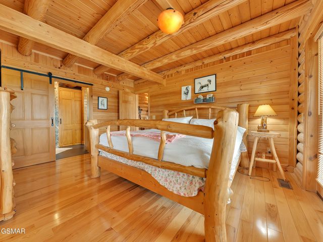 838 Pinnacle Drive, Dandridge, TN 37725