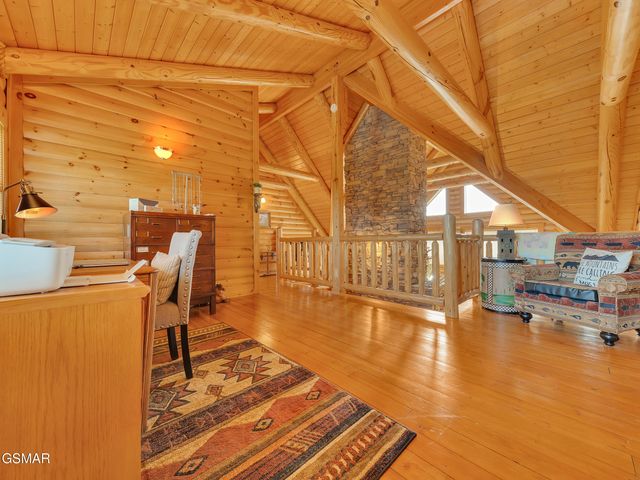 838 Pinnacle Drive, Dandridge, TN 37725