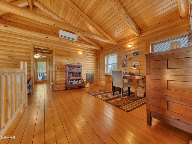 838 Pinnacle Drive, Dandridge, TN 37725