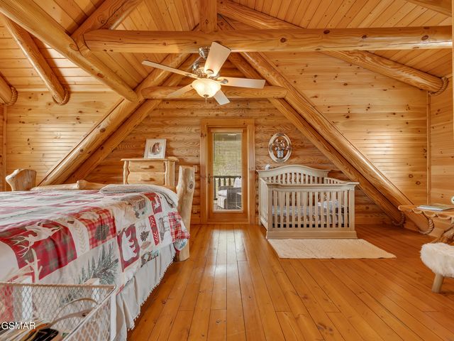 838 Pinnacle Drive, Dandridge, TN 37725