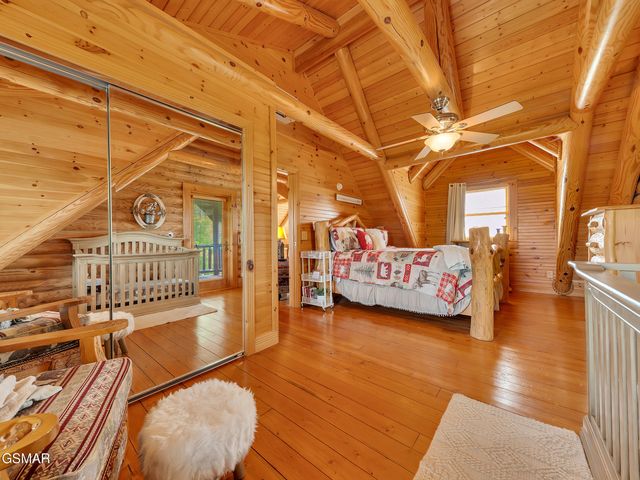 838 Pinnacle Drive, Dandridge, TN 37725