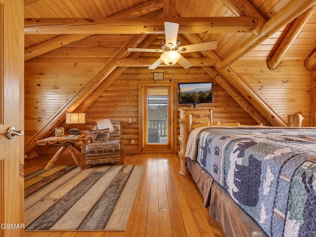 838 Pinnacle Drive, Dandridge, TN 37725