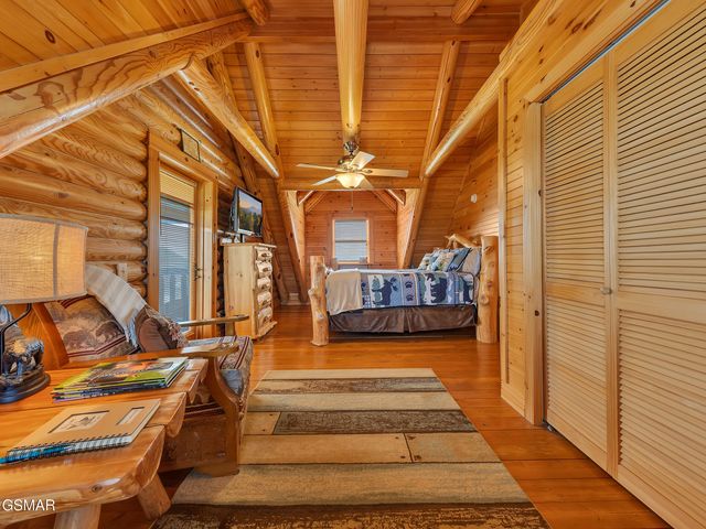 838 Pinnacle Drive, Dandridge, TN 37725