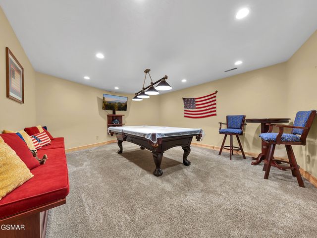 838 Pinnacle Drive, Dandridge, TN 37725