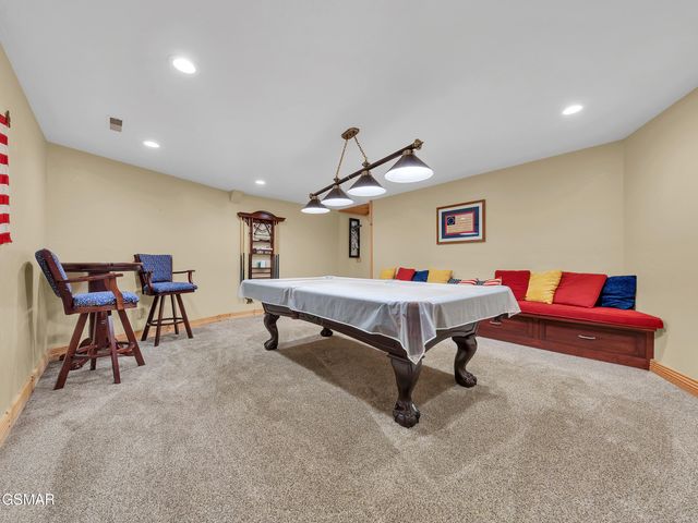 838 Pinnacle Drive, Dandridge, TN 37725