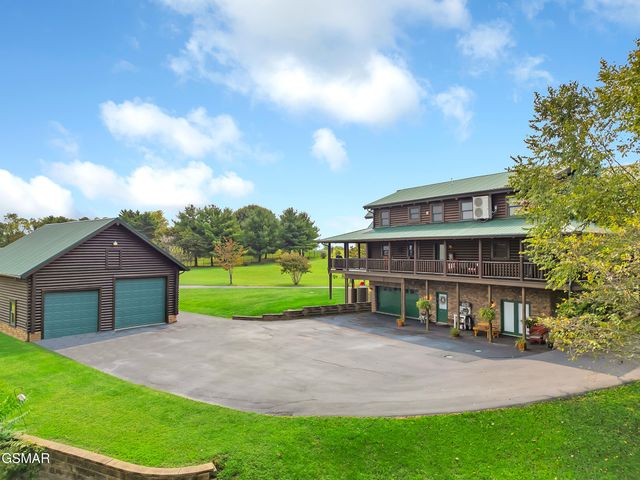 838 Pinnacle Drive, Dandridge, TN 37725