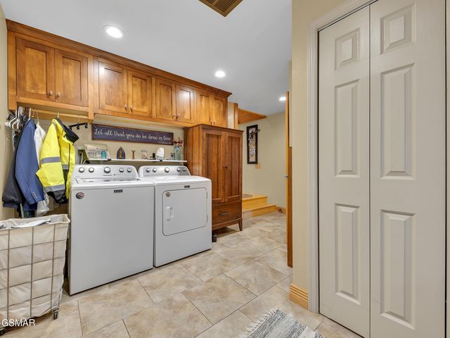 838 Pinnacle Drive, Dandridge, TN 37725