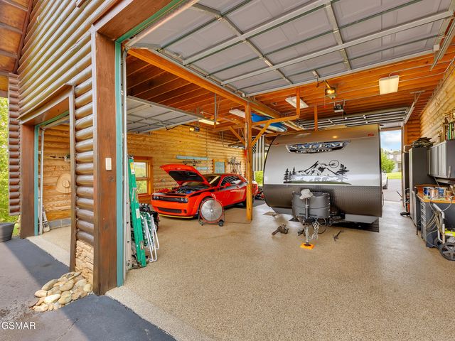 838 Pinnacle Drive, Dandridge, TN 37725