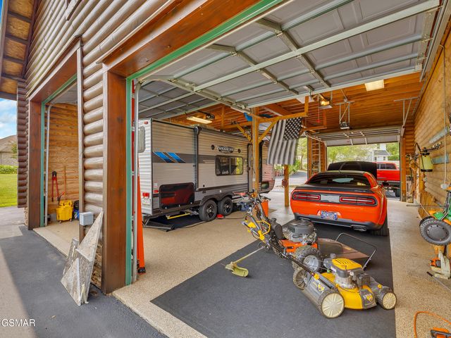 838 Pinnacle Drive, Dandridge, TN 37725