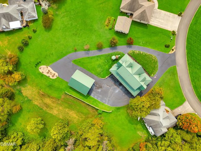 838 Pinnacle Drive, Dandridge, TN 37725