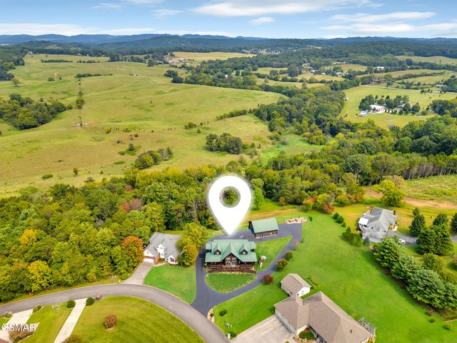 838 Pinnacle Drive, Dandridge, TN 37725