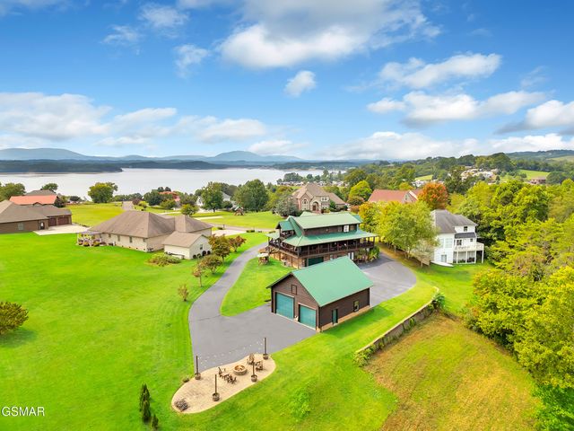 838 Pinnacle Drive, Dandridge, TN 37725