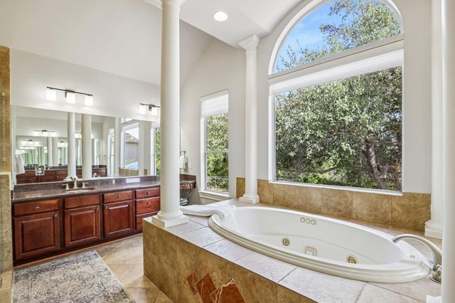 11400 Woodland Hills TRL, Austin, TX 78732