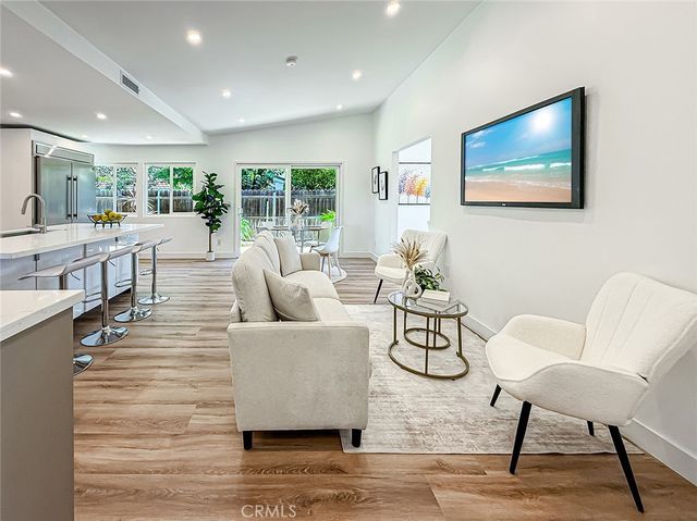 4627 Willens, Woodland Hills, CA 91364