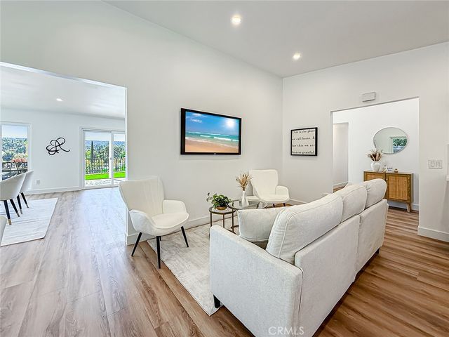 4627 Willens, Woodland Hills, CA 91364