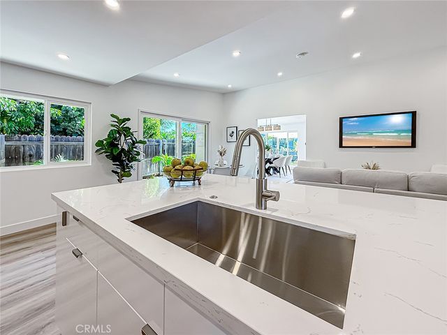 4627 Willens, Woodland Hills, CA 91364