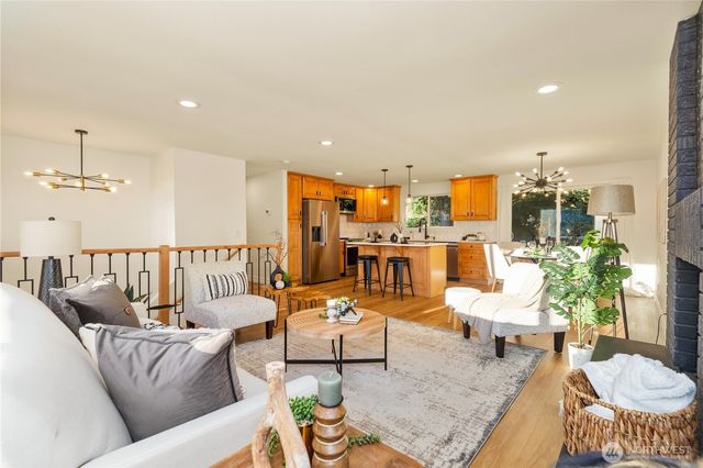 11306 25th Avenue SW, Seattle, WA 98146