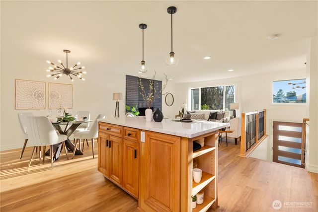 11306 25th Avenue SW, Seattle, WA 98146